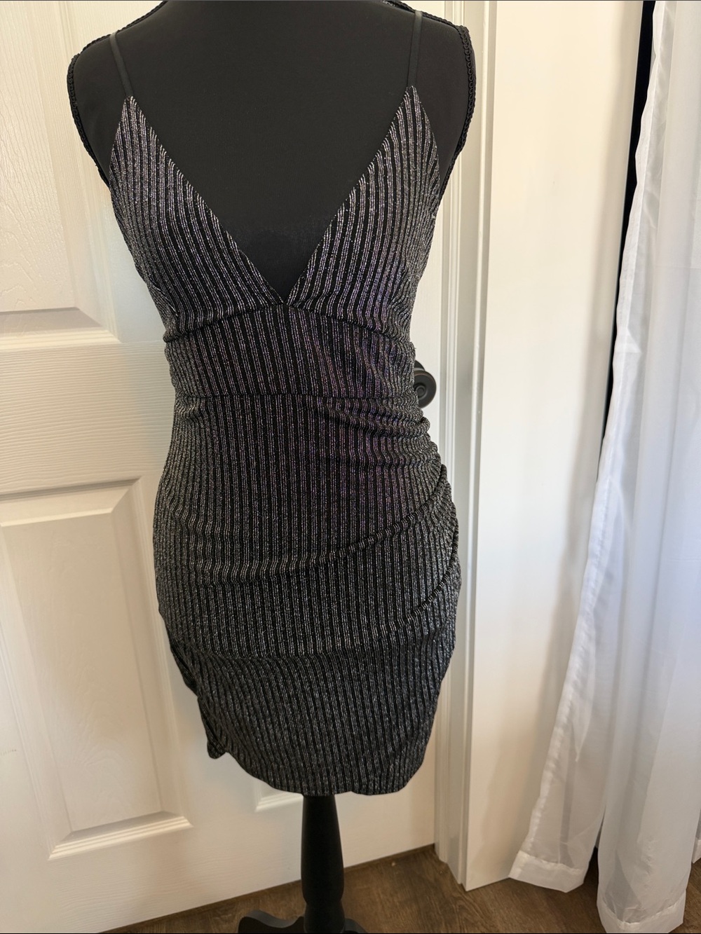 Forever 21 Black Metallic Ribbed V-Neck Mini Dress